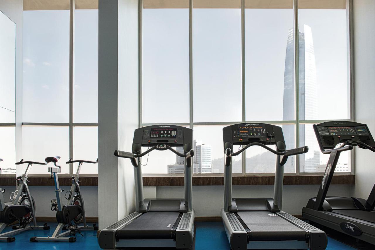 Hotel Pullman Santiago El Bosque Zewnętrze zdjęcie The gym at the hotel
